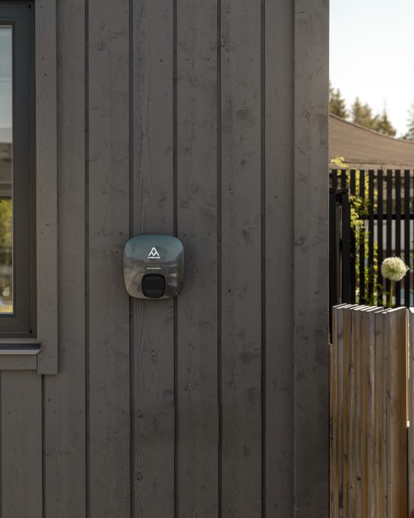 Charge Amps Luna 22kw – Pametni EV punjač