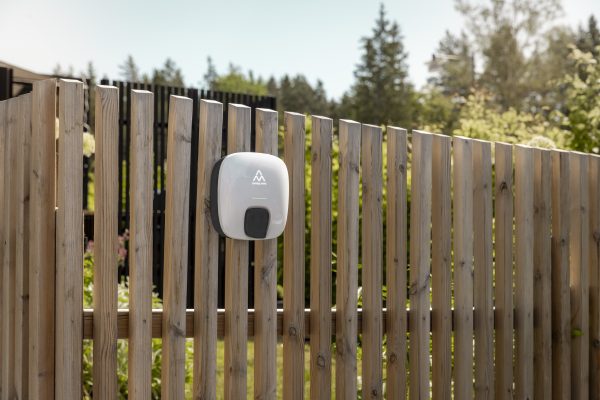 Charge Amps Luna 22kw – Pametni EV punjač