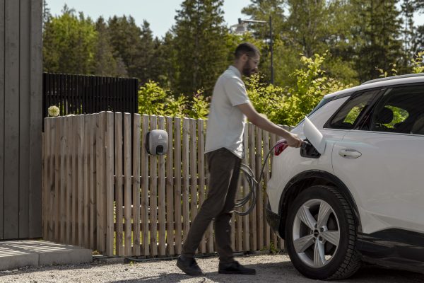 Charge Amps Luna 22kw – Pametni EV punjač