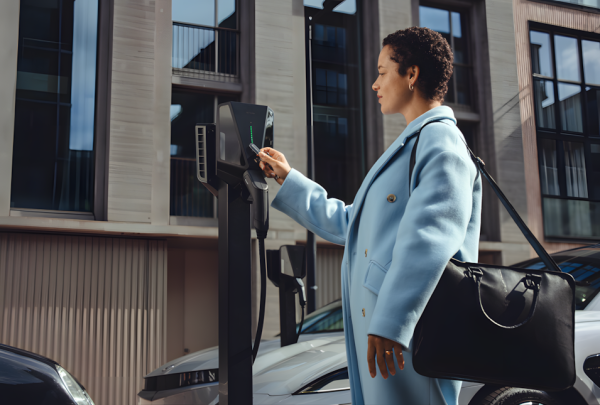 Easee Charge Max 22kW – Pametni EV punjač