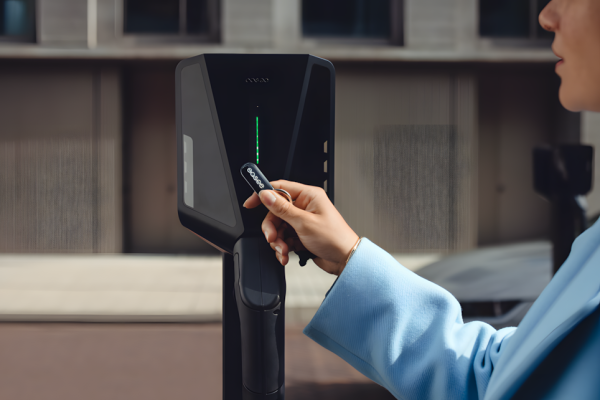 Easee Charge Max 22kW – Pametni EV punjač